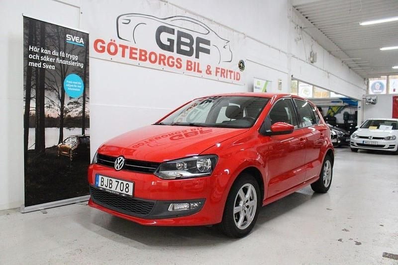 Röd Begagnad 2014 VW Polo Halvkombi | 79 900 kr (Marknadspris) - Bild 1/3