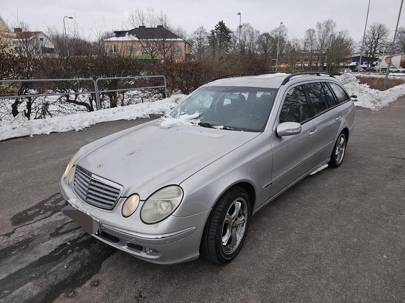 Begagnad Mercedes E320 224 HK (164 kW) 2003