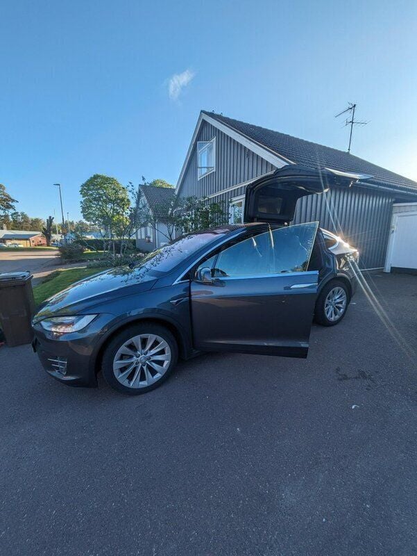 Begagnad 2017 Tesla Model X SUV | 290 000 kr - Bild 1/4