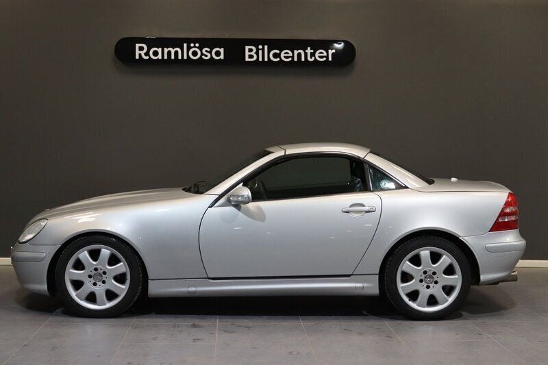 Silver Begagnad 2001 Mercedes SLK230 Cab | 74 900 kr (Bra pris) - Bild 1/4