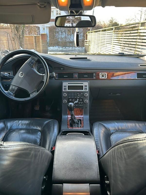 Begagnad Volvo S80 185 HK (136 kW) 2007 Sapphire black Sedan