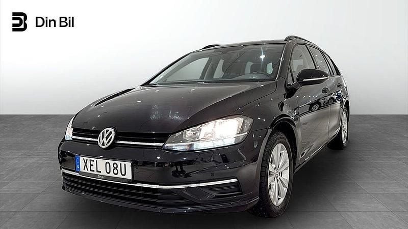 Svart Begagnad 2020 VW Golf VIII Kombi | 224 900 kr (Marknadspris) - Bild 1/4