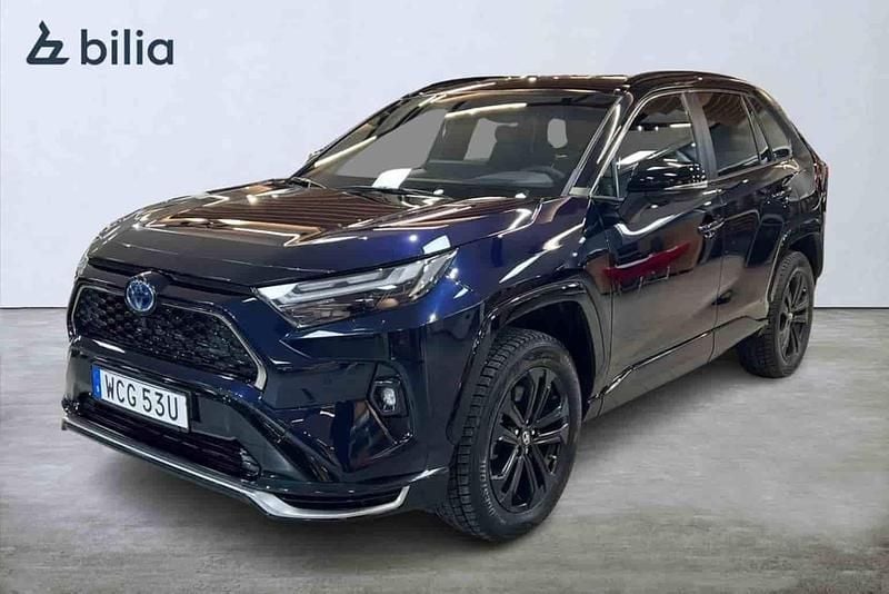 Blå Begagnad 2025 Toyota RAV4 Hybrid SUV | 589 900 kr - Bild 1/1