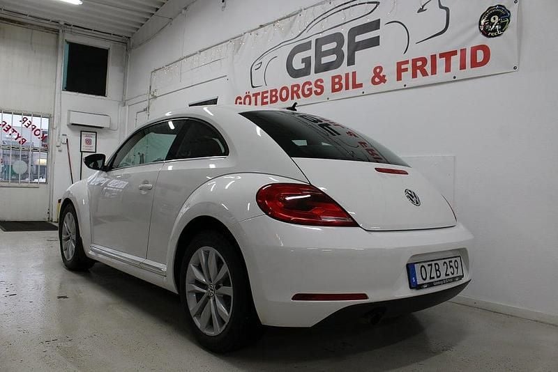 Begagnad VW Beetle 105 HK (77 kW) 2012 Vit Halvkombi