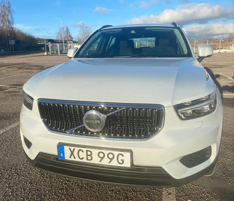 Begagnad 2021 Volvo XC40 SUV | 269 900 kr (Marknadspris) - Bild 1/4