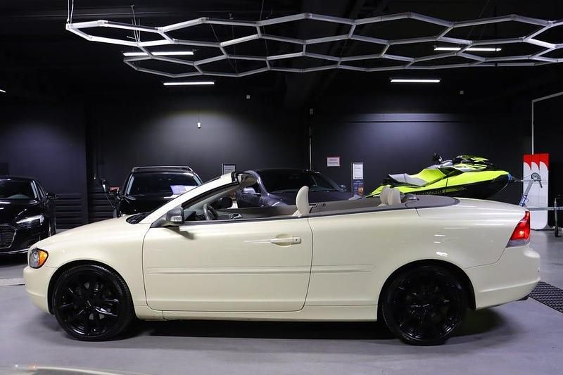 Begagnad Volvo C70 Performance 230 HK (169 kW) 2009 Ljusgul (gul) Cab