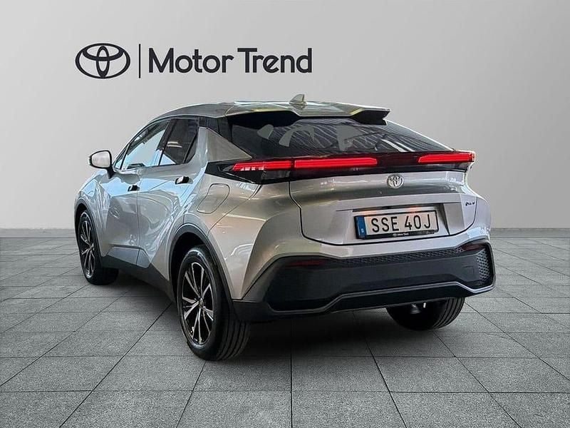 Ny Toyota C-HR 141 HK (103 kW) 2025 Silver SUV