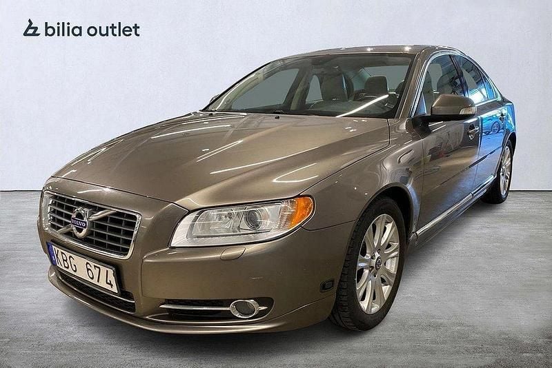 Grå Begagnad 2009 Volvo S80 Summum Sedan | 55 000 kr (Bra pris) - Bild 1/4