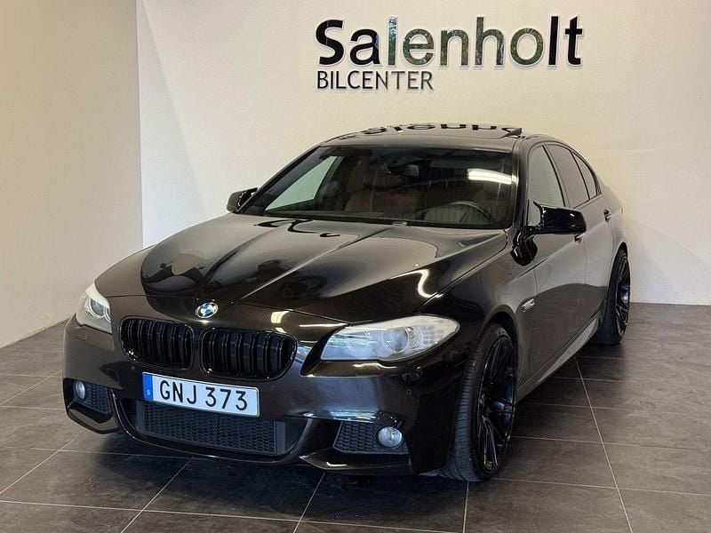 Svart Begagnad 2013 BMW 530 M Sport Sedan | 199 900 kr (Bra pris) - Bild 1/4