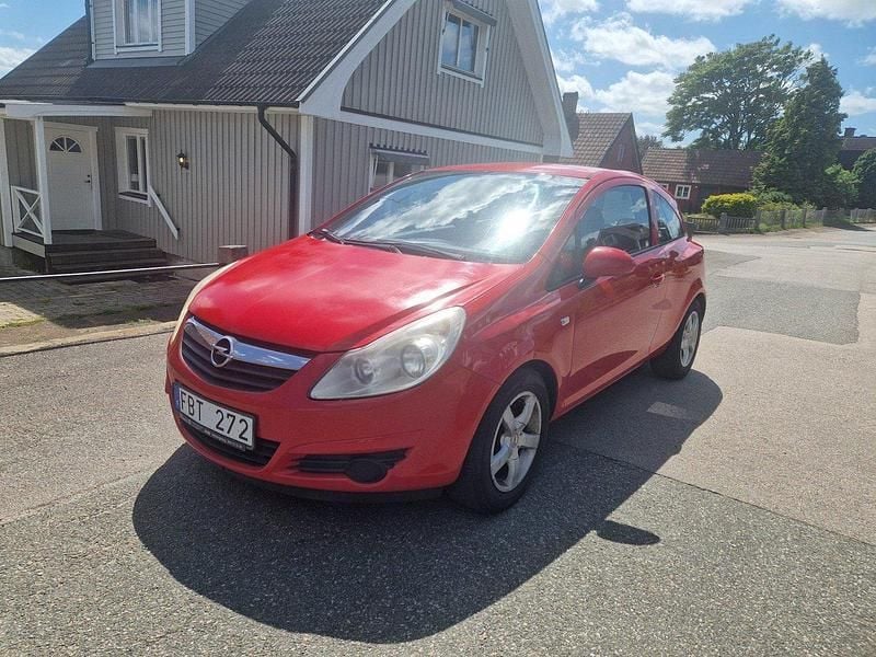 Röd Begagnad 2008 Opel Corsa Halvkombi | 25 000 kr (Marknadspris) - Bild 1/4