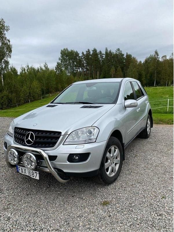 Silver Begagnad 2007 Mercedes ML280 SUV | 65 000 kr (Marknadspris) - Bild 1/4