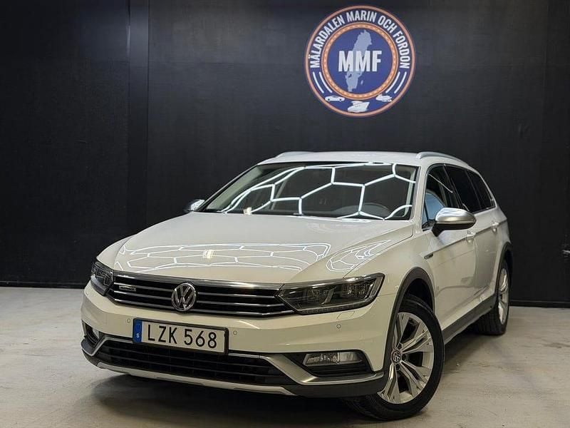 Vit Begagnad 2017 VW Passat Alltrack Kombi | 179 800 kr (Marknadspris) - Bild 1/4