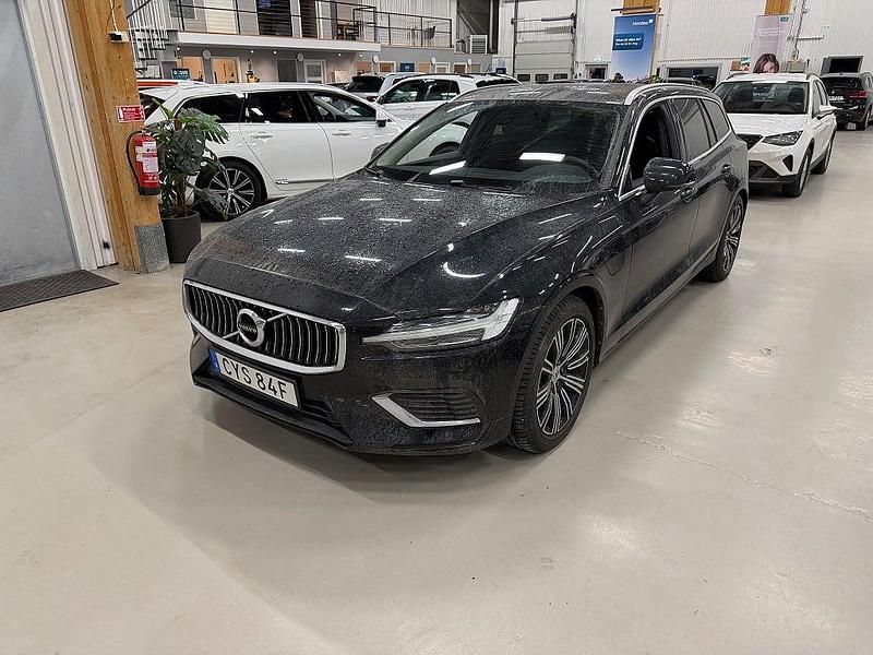 Svart Begagnad 2020 Volvo V60 Inscription Kombi | 259 000 kr (Marknadspris) - Bild 1/4