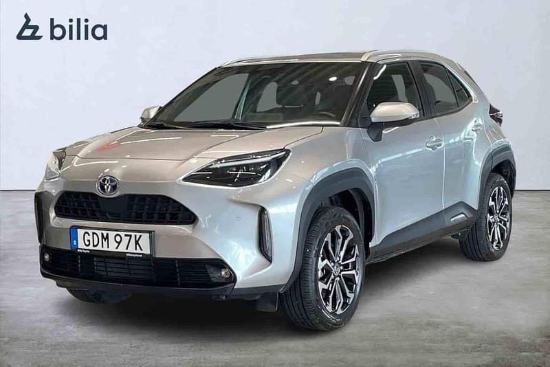 Silver Begagnad 2022 Toyota Yaris Cross SUV | 279 900 kr (Bra pris) - Bild 1/1