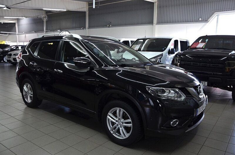 Svart Begagnad 2016 Nissan X-Trail Tekna SUV | 159 900 kr (Lite dyr) - Bild 1/4
