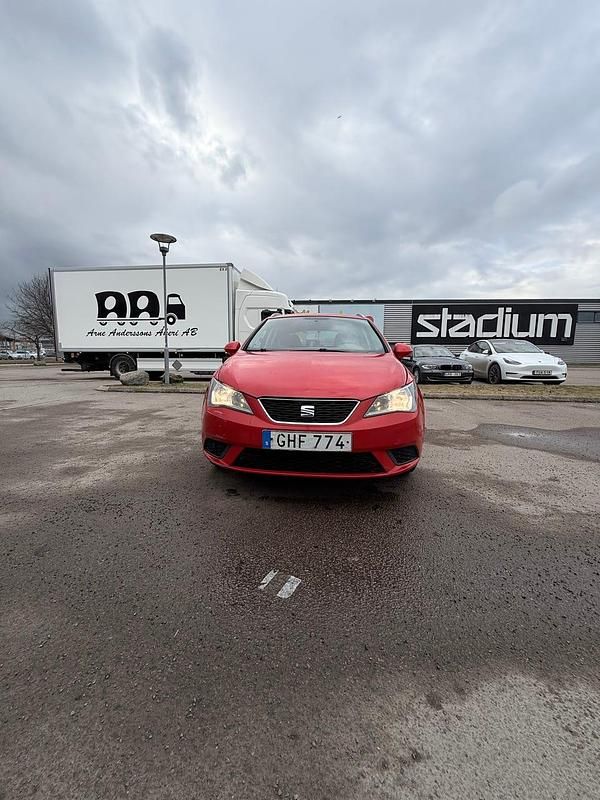 Begagnad Seat Ibiza 105 HK (77 kW) 2015