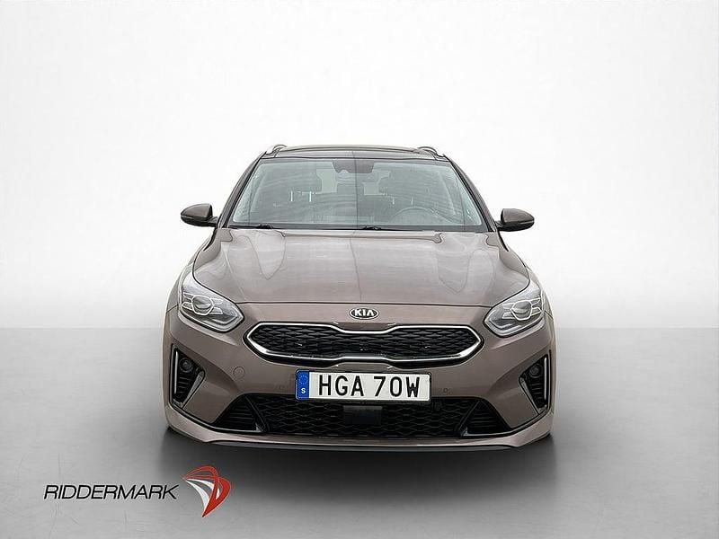 Begagnad Kia Ceed Sportswagon Plus 141 HK (103 kW) 2020 Brun Kombi