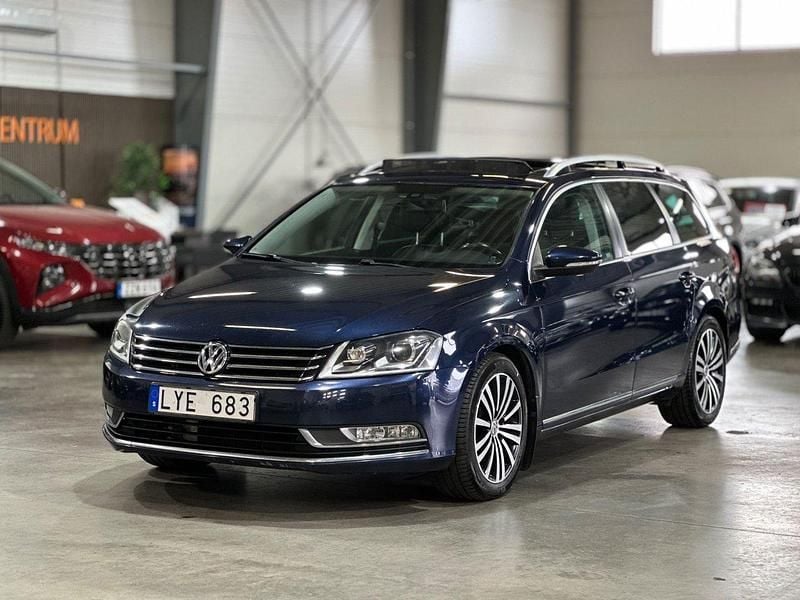 Mörkblå Begagnad 2011 VW Passat GT Kombi | 99 900 kr (Marknadspris) - Bild 1/4