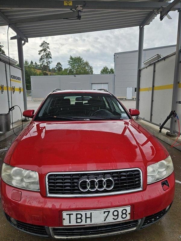 Röd Begagnad 2002 Audi A4 Kombi | 7 000 kr (Superpris) - Bild 1/4