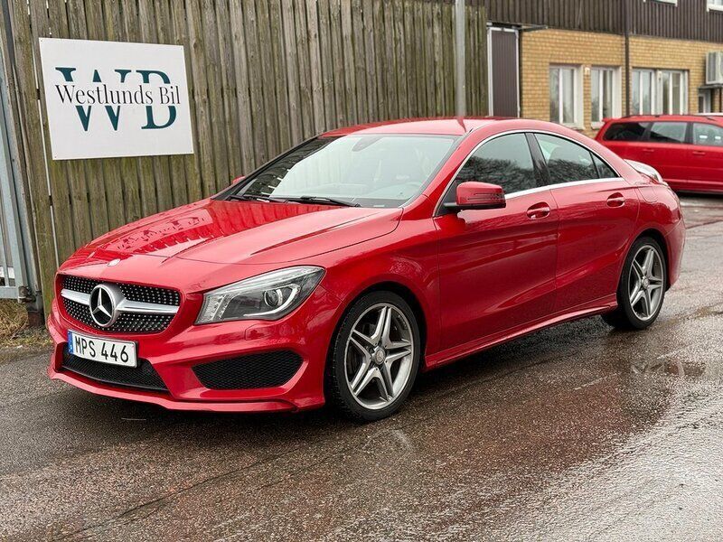 Röd Begagnad 2014 Mercedes CLA200 AMG Sportkupé | 159 900 kr (Dyr) - Bild 1/4