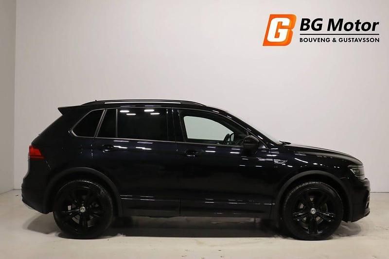 Begagnad VW Tiguan R-line 239 HK (175 kW) 2020 Svart SUV