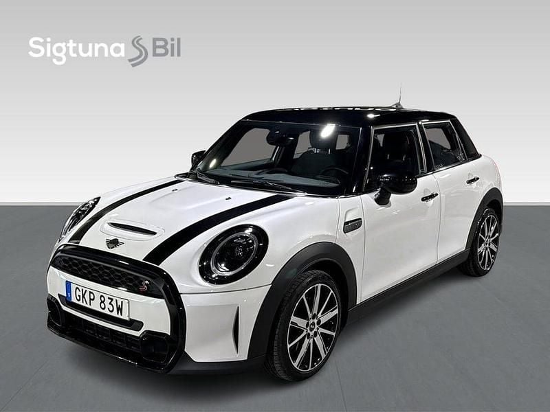 Vit Begagnad 2022 Mini Cooper S Halvkombi | 269 900 kr (Lite dyr) - Bild 1/3