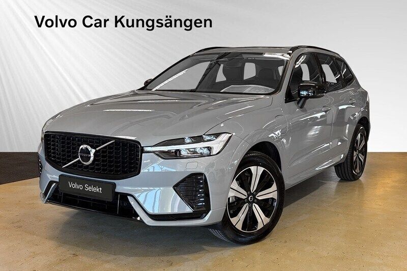 Grå Begagnad 2024 Volvo XC60 Plus SUV | 549 900 kr (Marknadspris) - Bild 1/3
