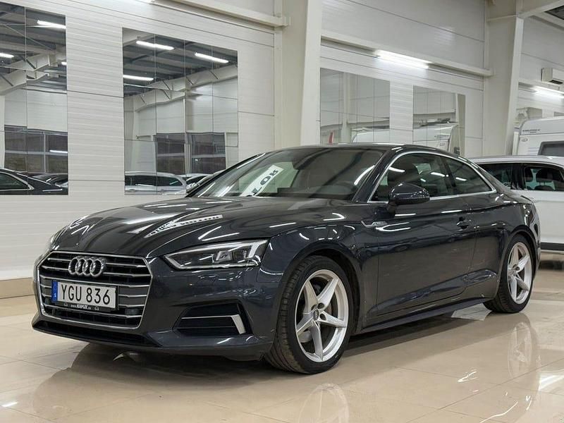 Grå Begagnad 2017 Audi A5 Sportkupé | 228 800 kr (Marknadspris) - Bild 1/4