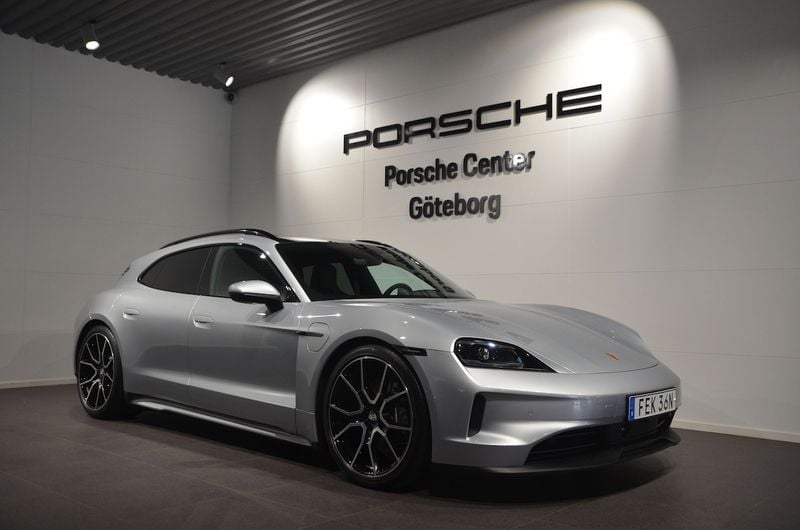 Silver Ny 2024 Porsche Taycan Sport Turismo Sedan | 1 583 900 kr - Bild 1/2