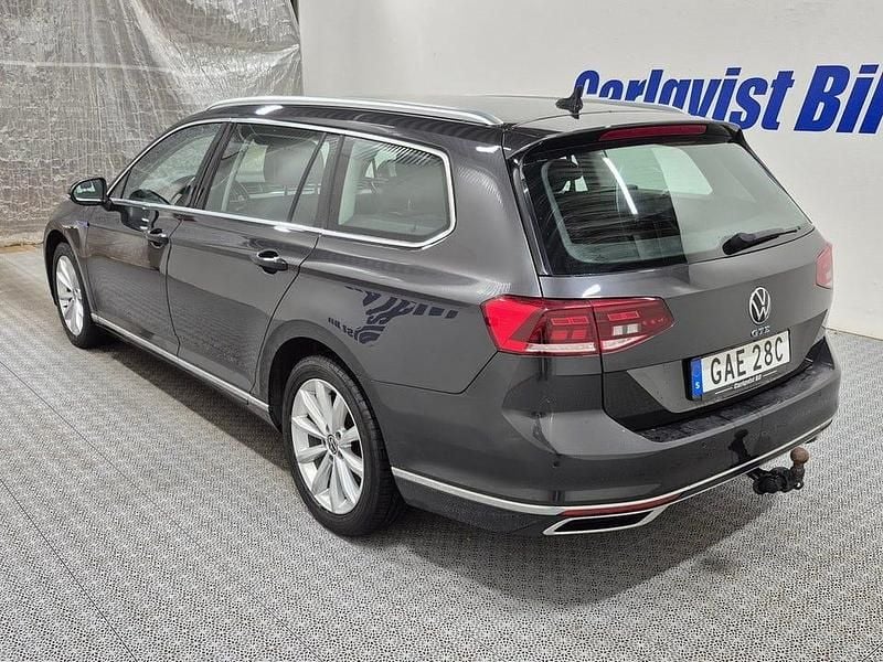 Begagnad VW Passat GTE 156 HK (114 kW) 2022 Mangan grey metallic Kombi
