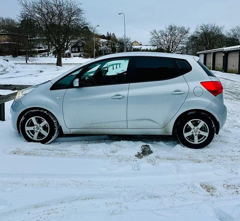 Begagnad Kia Venga 90 HK (66 kW) 2010 Halvkombi
