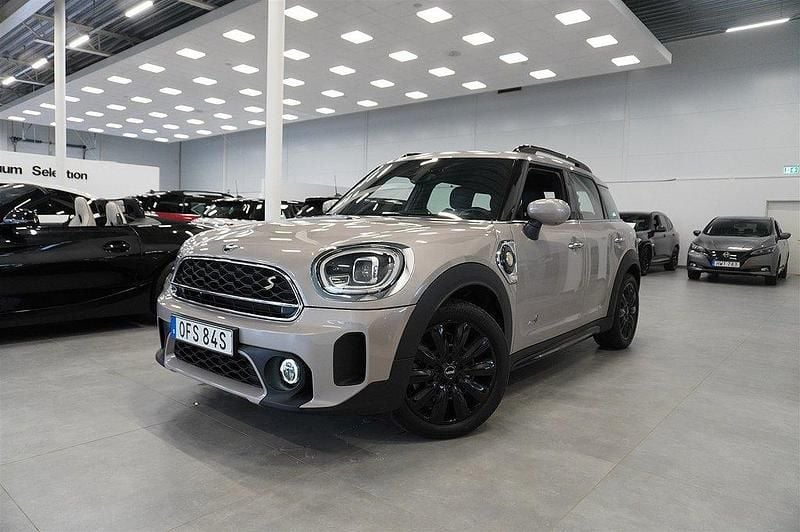 Grå Begagnad 2022 Mini Countryman SUV | 309 900 kr (Marknadspris) - Bild 1/4