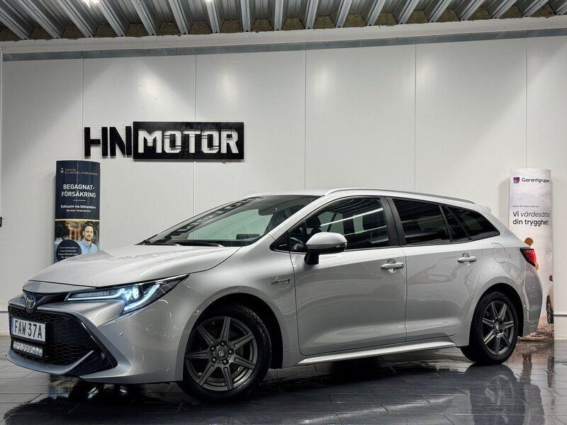 Silver Begagnad 2019 Toyota Corolla Kombi | 209 900 kr (Marknadspris) - Bild 1/4