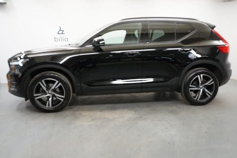 Begagnad Volvo XC40 R-Design 151 HK (111 kW) 2018 Svart SUV