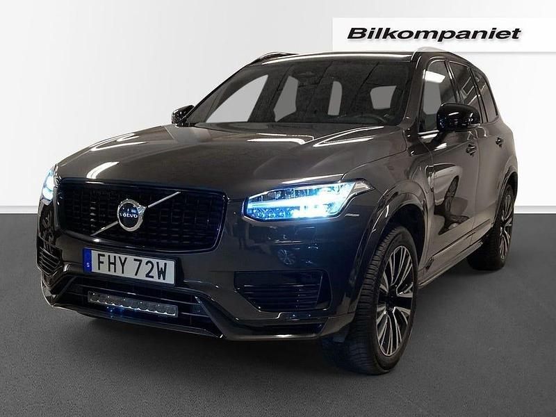 Grå Begagnad 2023 Volvo XC90 Plus SUV | 699 000 kr - Bild 1/4