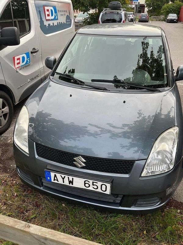 Grå Begagnad 2006 Suzuki Swift Halvkombi | 29 000 kr (Bra pris) - Bild 1/2