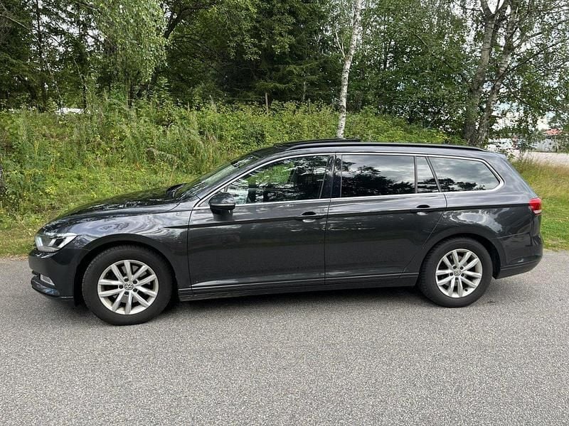 Grå Begagnad 2019 VW Passat Comfortline Kombi | 140 000 kr (Bra pris) - Bild 1/4