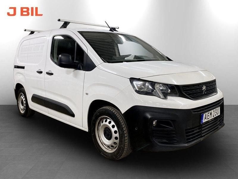 Vit Begagnad 2020 Peugeot Partner Minibuss | 124 900 kr (Bra pris) - Bild 1/3