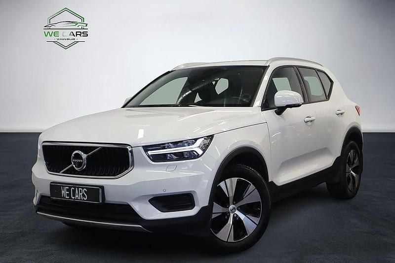 Vit Begagnad 2022 Volvo XC40 Momentum SUV | 329 900 kr (Bra pris) - Bild 1/4