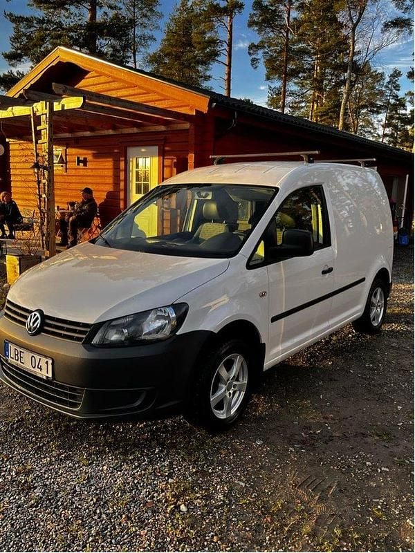 Vit Begagnad 2014 VW Caddy Minibuss | 68 000 kr (Bra pris) - Bild 1/4