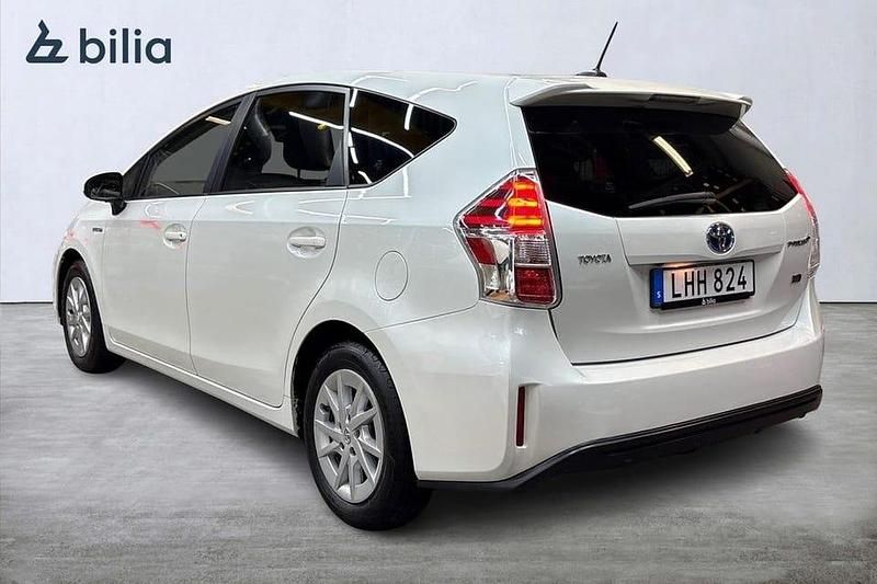 Begagnad Toyota Prius+ Active 137 HK (100 kW) 2015 Vit Minibuss