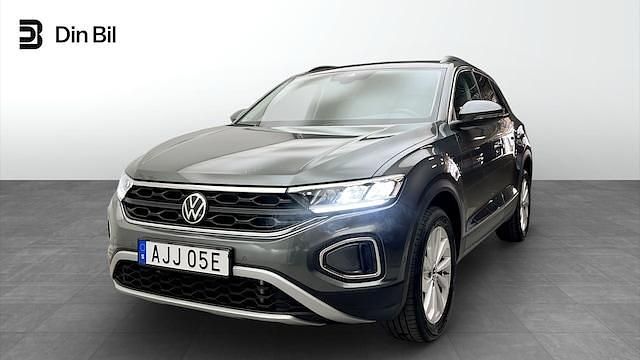 Grå Begagnad 2024 VW T-Roc Life SUV | 329 900 kr (Dyr) - Bild 1/4
