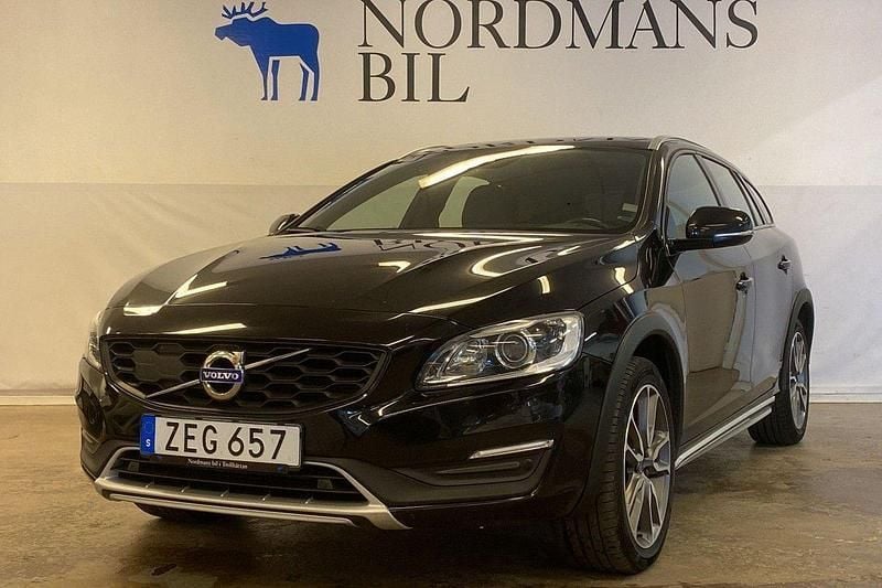 Svart Begagnad 2018 Volvo V60 CC Standard Kombi | 195 000 kr (Bra pris) - Bild 1/4