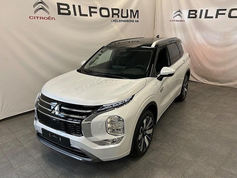 Ny Mitsubishi Outlander P-HEV Instyle 136 HK (100 kW) 2025 Vit SUV