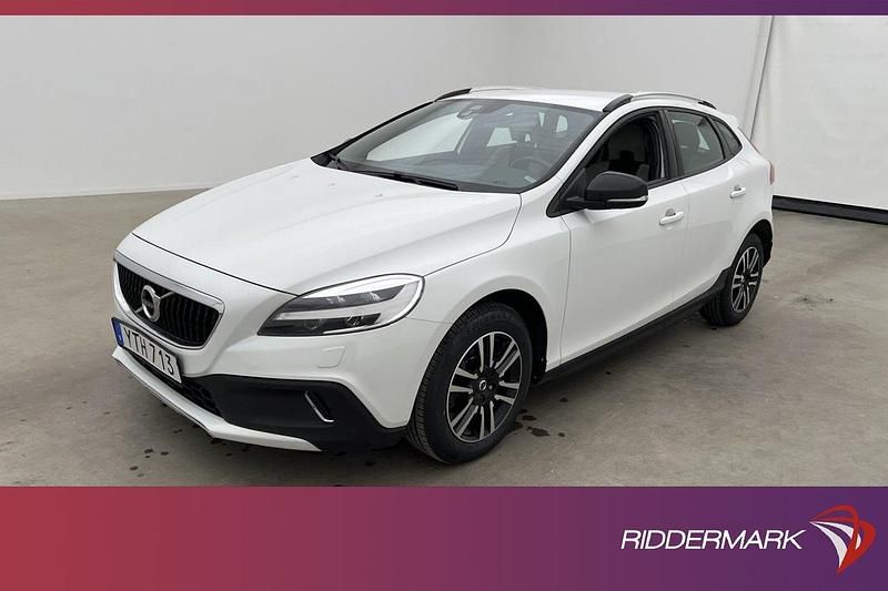 Vit Begagnad 2017 Volvo V40 CC Momentum Kombi | 184 900 kr (Lite dyr) - Bild 1/3