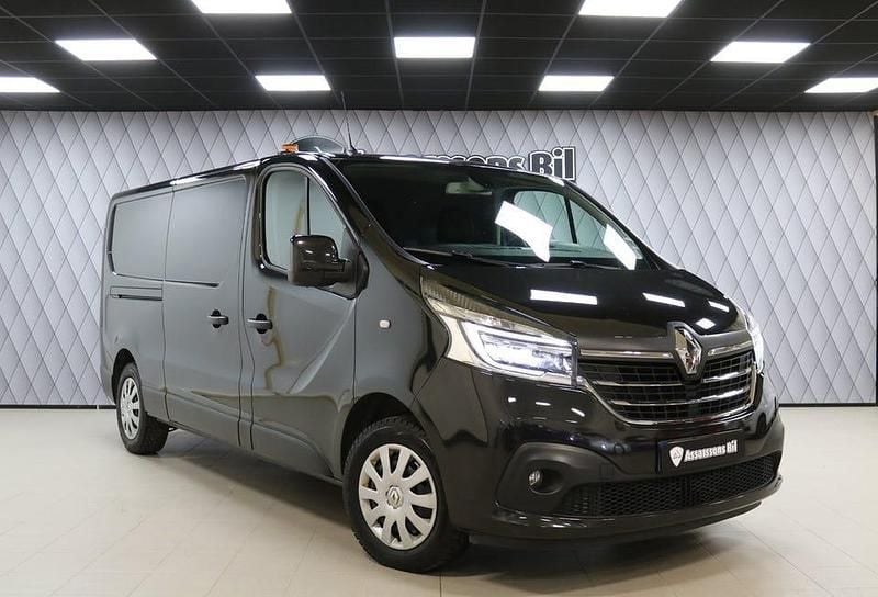 Svart Begagnad 2021 Renault Trafic Van | 239 900 kr - Bild 1/4