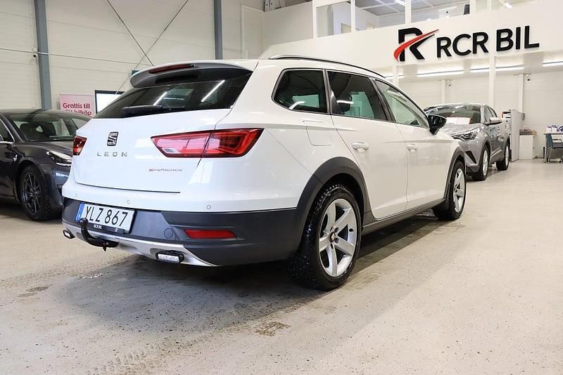 Begagnad Seat Leon X-Perience 125 HK (91 kW) 2017 Vit Kombi