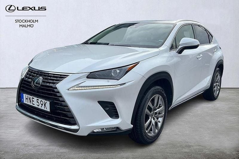 Vit Begagnad 2019 Lexus NX300h Executive Line SUV | 339 000 kr (Marknadspris) - Bild 1/4