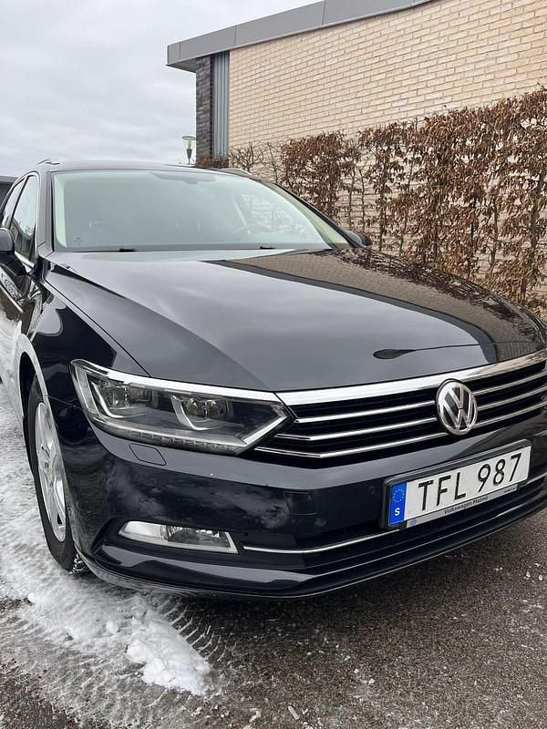 Begagnad VW Passat Comfortline 150 HK (110 kW) 2018 Deep black