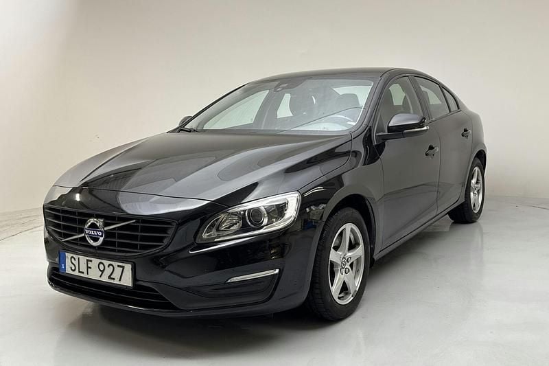 Svart Begagnad 2018 Volvo S60 Sedan | 169 900 kr (Bra pris) - Bild 1/4